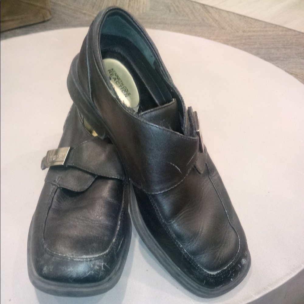 KENNETH COLE REACTION VELCRO BUCKLE BOYS SIZE 5